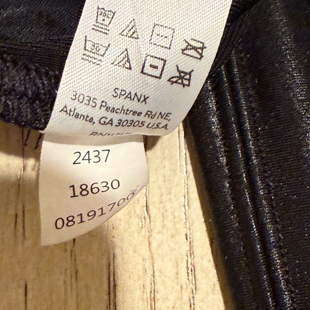 SPANX Faux Leather Leggings - Picture 9 of 11